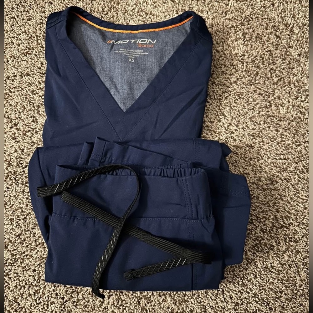 Motion by Barco Navy Scrub Set